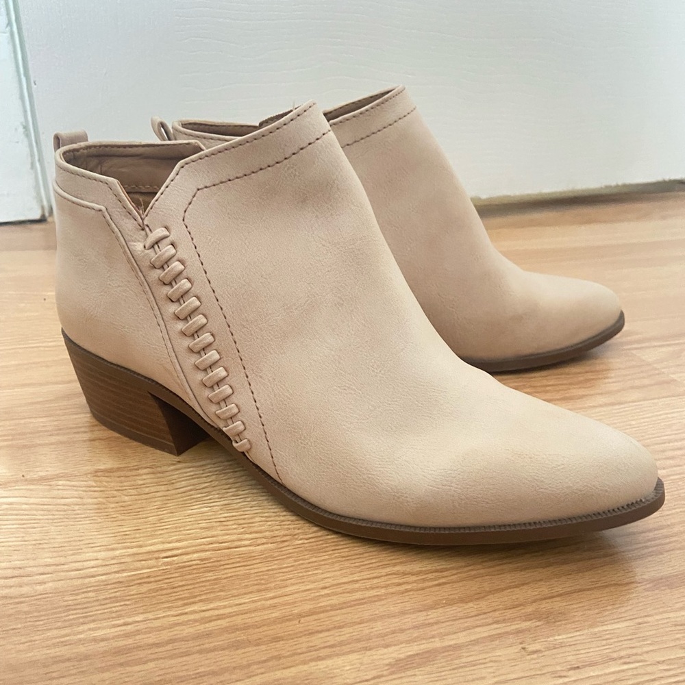 Qupid Nude/Cream Ankle Booties